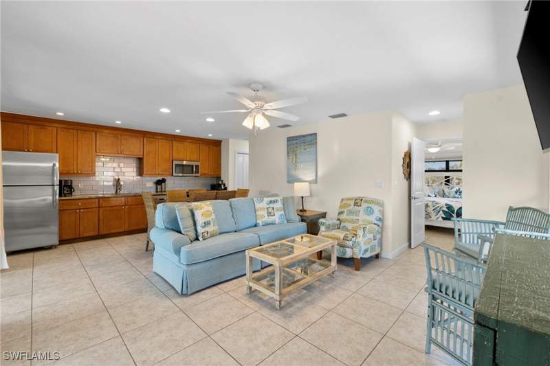 2 bedroom Attached at 1811 Olde Middle Gulf Dr 1, Signal Inn Condo, Sanibel — photo 4