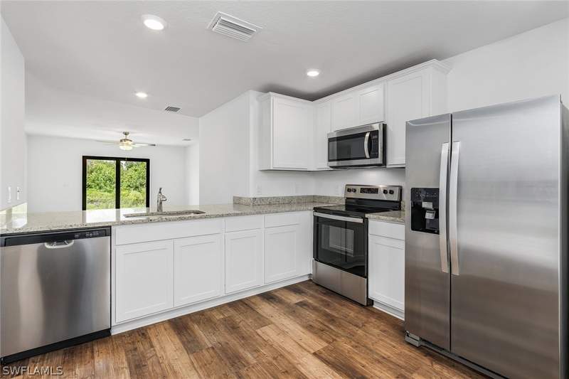 3 bedroom SingleFamilyResidence at 836 Gen D Macarthur Ave, Labelle, Labelle — photo 3