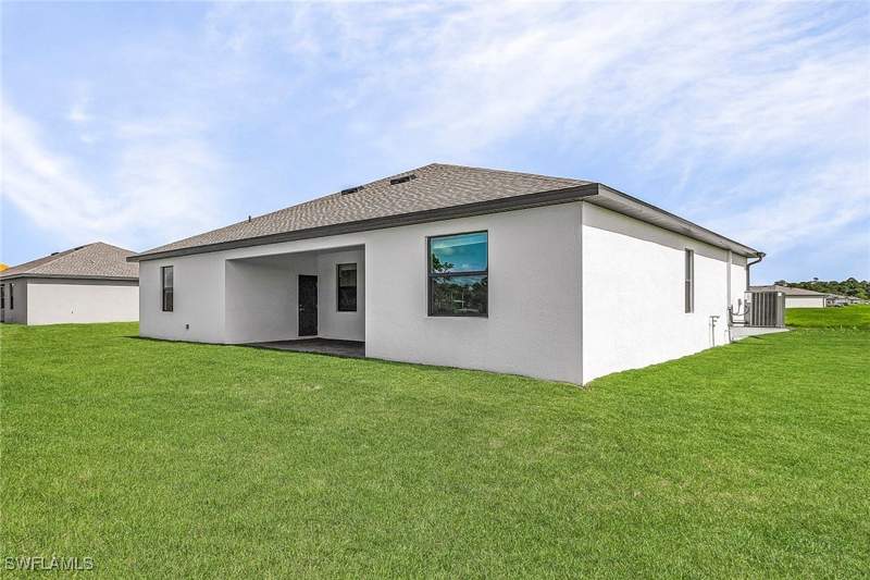 4 bedroom SingleFamilyResidence at 987 Admiral Bull Halsey Ave, Labelle Acres, Labelle — photo 2