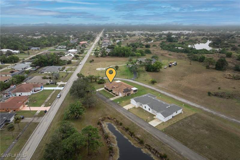 3 bedroom Attached at 624 Falls Ln, Mirror Lakes, Lehigh Acres — photo 3