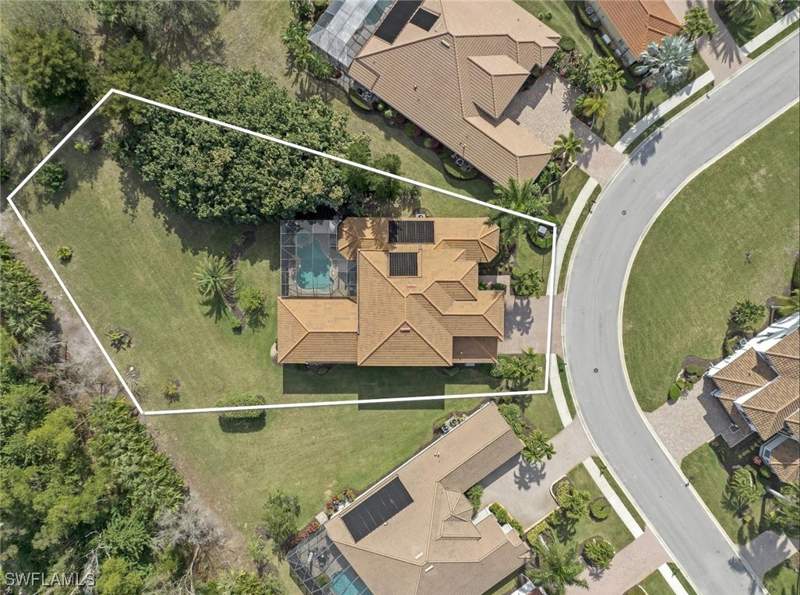 5 bedroom SingleFamilyResidence at 19260 La Serena Dr, Belle Lago, Estero — photo 4