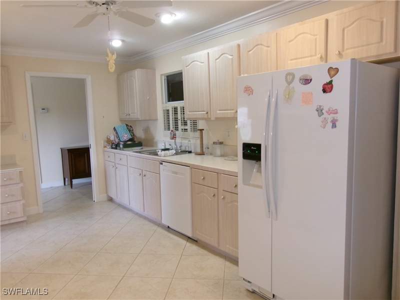 2 bedroom Attached at 5447 Capbern Ct, Whiskey Creek, Fort Myers — photo 5