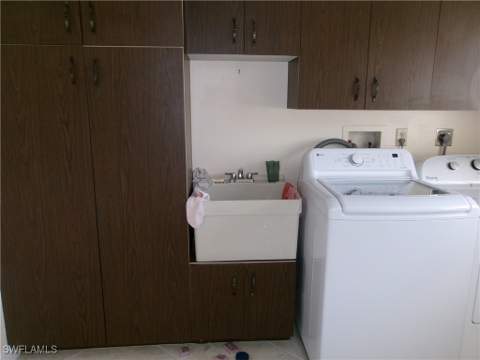 5447 Capbern Ct, Fort Myers FL - photo 8 of 25