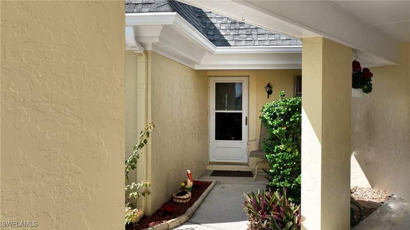 2 bedroom Attached at 8 Park Lane Cir, East Greens Land Condo, Lehigh Acres — photo 2