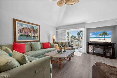 12130 Siesta Dr, Fort Myers Beach FL - photo 12 of 36