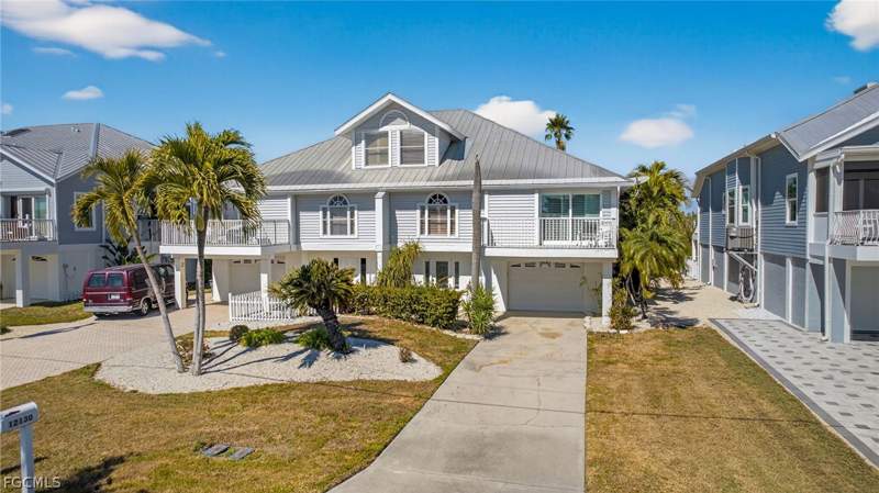 3 bedroom Attached at 12130 Siesta Dr, Old Pelican Bay Village, Fort Myers Beach — photo 2
