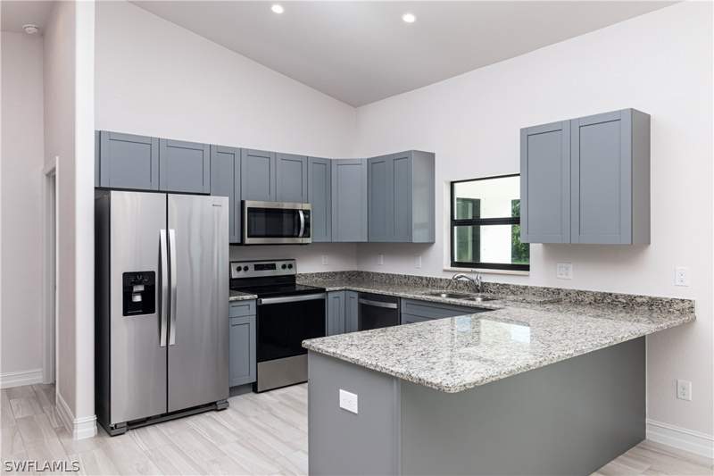 3 bedroom SingleFamilyResidence at 3319 20th St W, Lehigh Acres, Lehigh Acres — photo 4