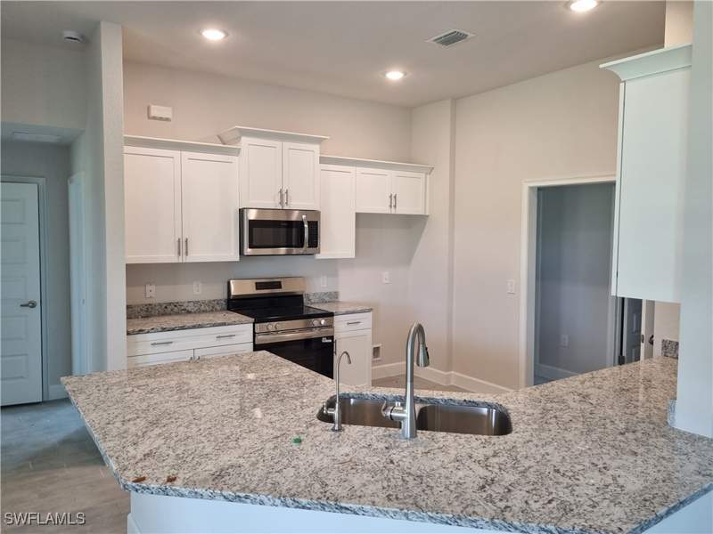 4 bedroom SingleFamilyResidence at 4013 NW 37th Ave, Cape Coral, Cape Coral — photo 4