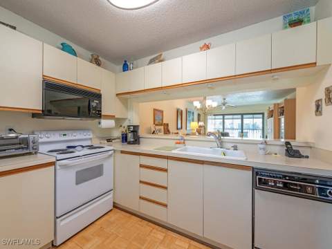5776 Deauville Cir C202, Naples FL - photo 7 of 12