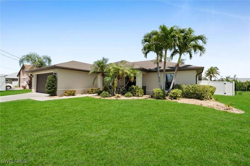 3 bedroom SingleFamilyResidence at 3721 SW 13th Ave, Cape Coral, Cape Coral — photo 2