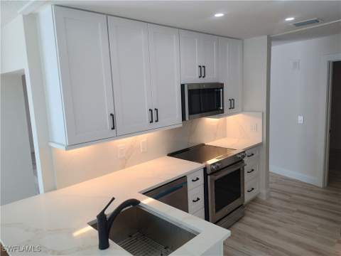 240 SE 46th Ter, Cape Coral FL - photo 9 of 31