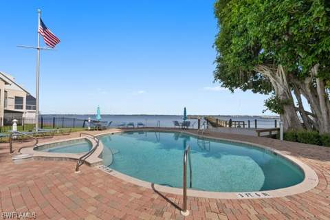 819 James St, Fort Myers FL - photo 15 of 18