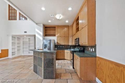 819 James St, Fort Myers FL - photo 6 of 18