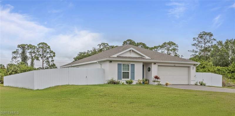 3 bedroom SingleFamilyResidence at 3021 June Cir, Port Labelle, Labelle — photo 3