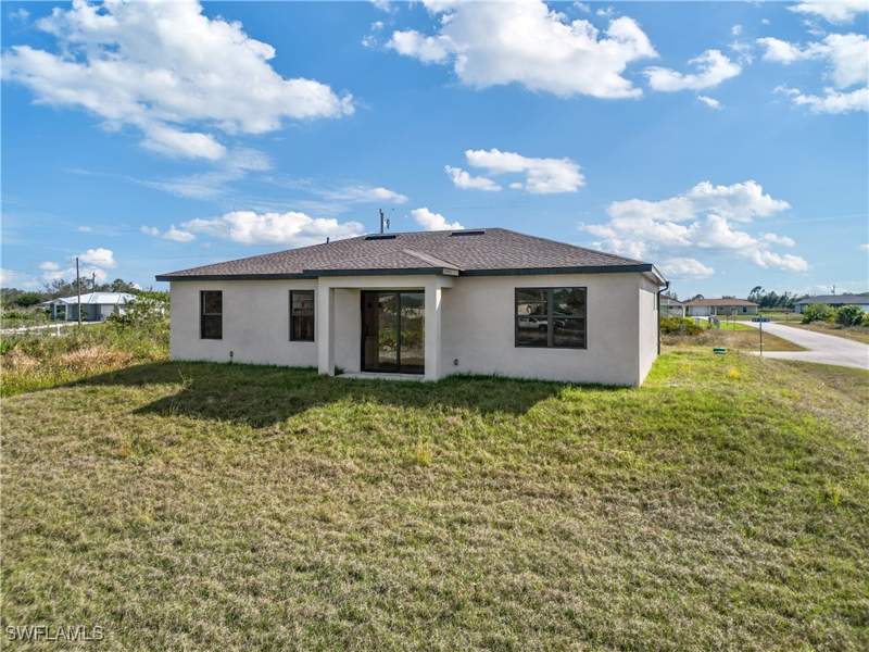 3 bedroom SingleFamilyResidence at 3129 71st St W, Lehigh Acres, Lehigh Acres — photo 2