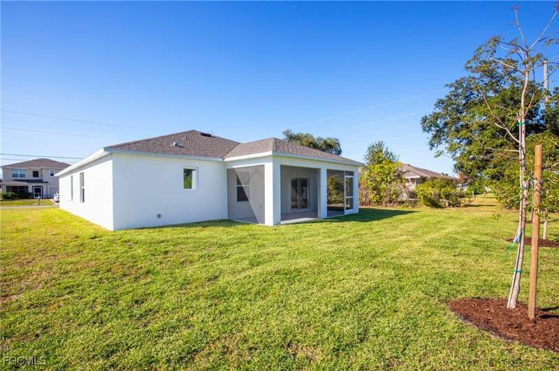 4 bedroom SingleFamilyResidence at 407 SW 19th Ave, Cape Coral, Cape Coral — photo 5