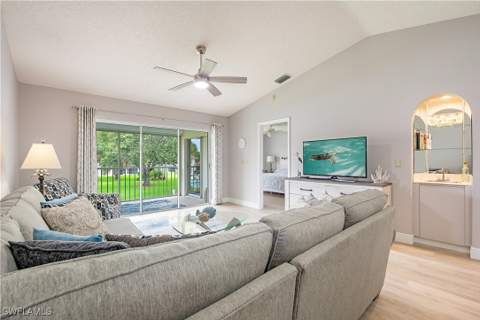 648 Mardel Ct 710, Naples FL - photo 8 of 22