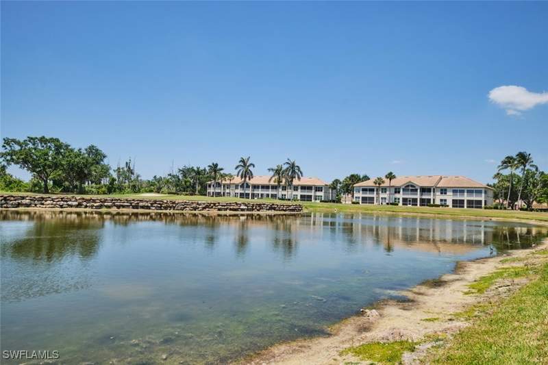 3 bedroom Condominium at 16410 Millstone Cir 102, Waterford, Fort Myers — photo 2