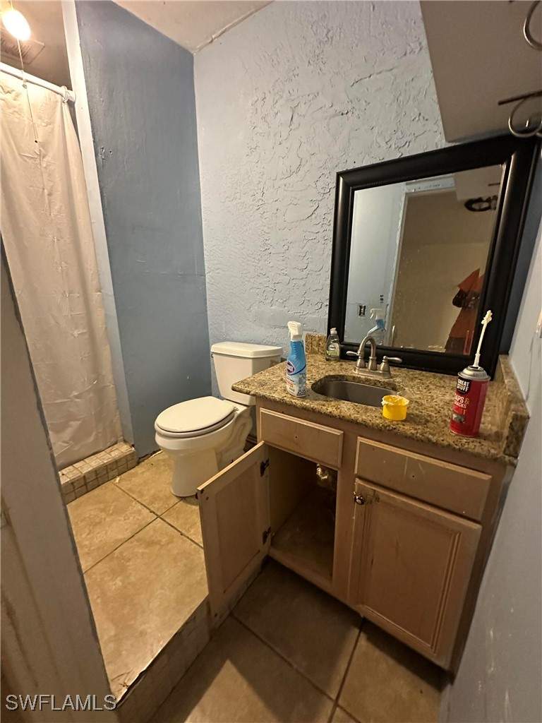 2 bedroom SingleFamilyResidence at 5640 4th Ave, Pine Manor, Fort Myers — photo 4