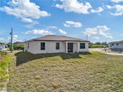 2609 53rd St W, Lehigh Acres FL - photo 11 of 33