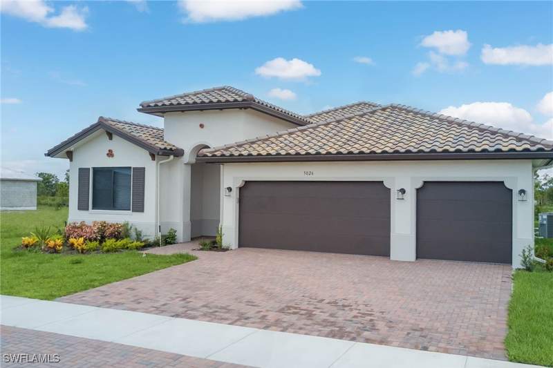 4 bedroom SingleFamilyResidence at 5026 Ofanto Ln, Maple Ridge, Ave Maria — photo 3
