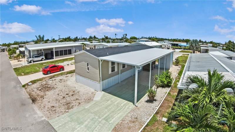 2 bedroom ManufacturedHome at 4944 Porky Ln, Pine Island Cove, St James City — photo 2