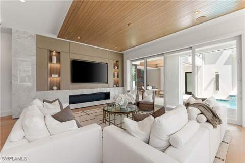 581 14th Ave S, Naples FL - photo 14 of 37