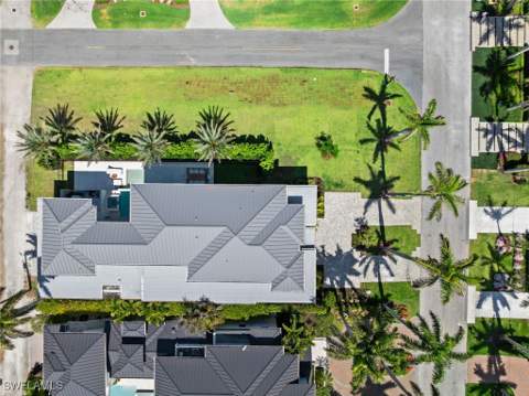 581 14th Ave S, Naples FL - photo 7 of 37