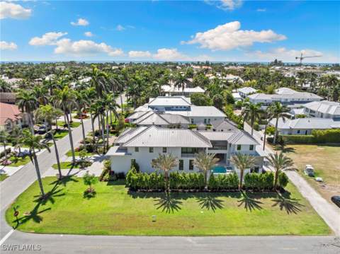 581 14th Ave S, Naples FL - photo 8 of 37