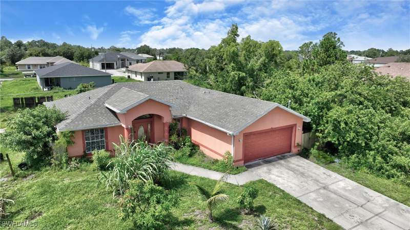 3 bedroom SingleFamilyResidence at 3515 20th St SW, Lehigh Acres, Lehigh Acres — photo 2