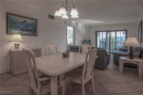 4265 Bay Beach Ln 524, Fort Myers Beach FL - photo 8 of 34