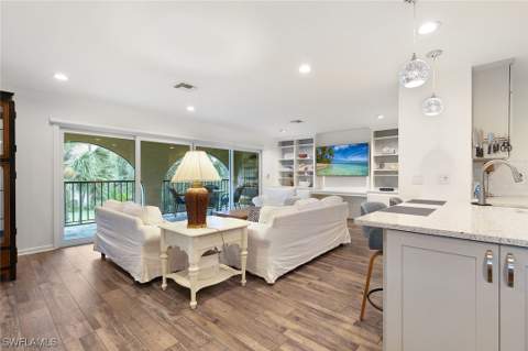3360 10th St N 1210, Naples FL - photo 8 of 28