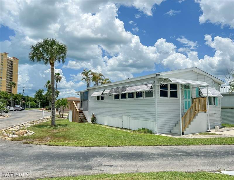 2 bedroom ManufacturedHome at 19681 Summerlin Rd 444, Palmetto Palms R V, Fort Myers — photo 2