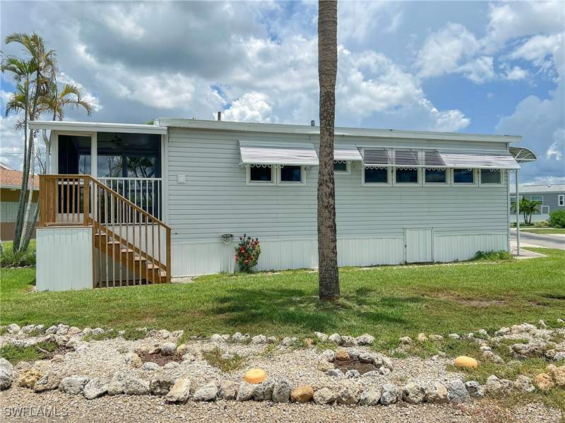 2 bedroom ManufacturedHome at 19681 Summerlin Rd 444, Palmetto Palms R V, Fort Myers — photo 3