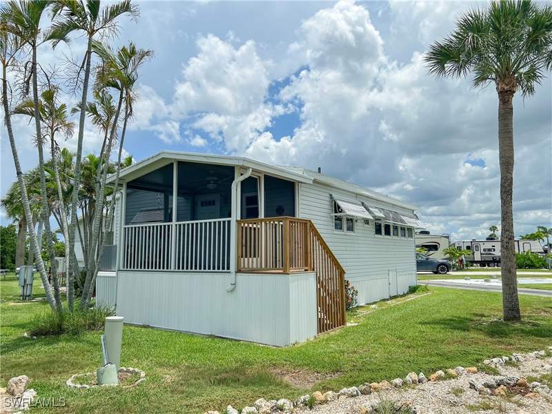 2 bedroom ManufacturedHome at 19681 Summerlin Rd 444, Palmetto Palms R V, Fort Myers — photo 4