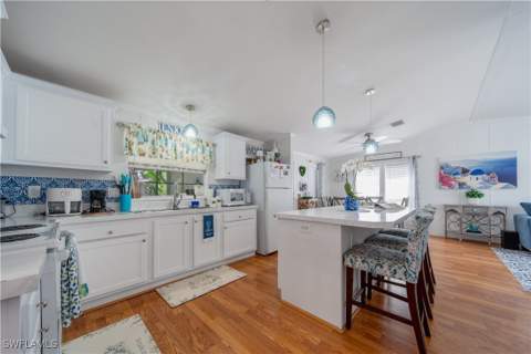 433 Riviera Blvd W, Naples FL - photo 6 of 31