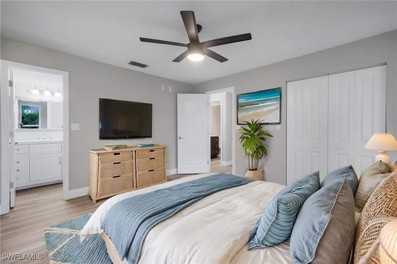 2 bedroom SingleFamilyResidence at 233 Yorkshire Ct, Royal Arms Villas, Naples — photo 3