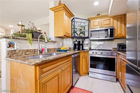 12740 Equestrian Cir 2901, Fort Myers FL - photo 12 of 36