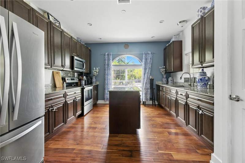 3 bedroom SingleFamilyResidence at 4440 40th St NE, Golden Gate Estates, Naples — photo 4