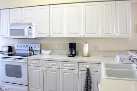 16575 Lake Circle Dr 1141, Fort Myers FL - photo 13 of 40