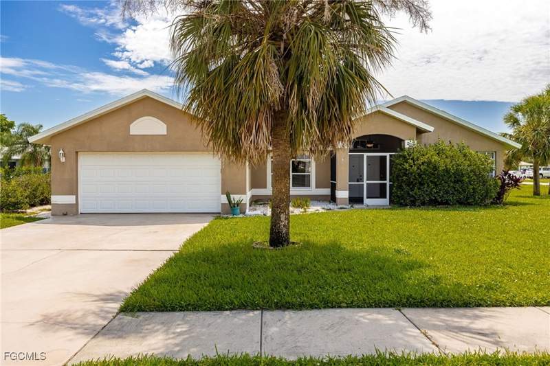 3 bedroom SingleFamilyResidence at 273 Justene Cir, Bethany Trace, Lehigh Acres — photo 2