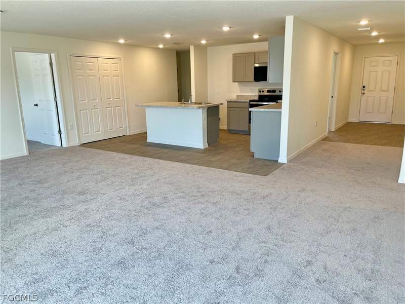 4 bedroom SingleFamilyResidence at 2122 NW 9th Pl, Cape Coral, Cape Coral — photo 2