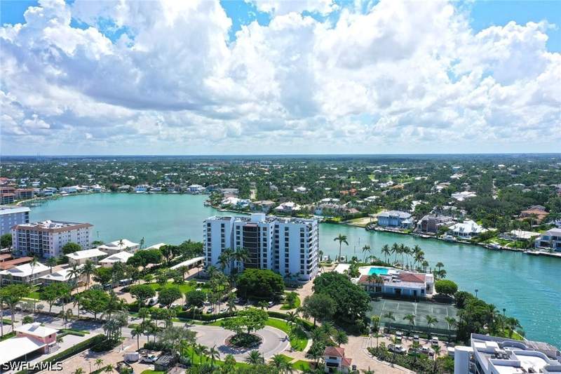 2 bedroom Condominium at 2400 Gulf Shore Blvd N 502, Admiralty Point, Naples — photo 2