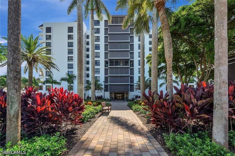 2 bedroom Condominium at 2400 Gulf Shore Blvd N 502, Admiralty Point, Naples — photo 3