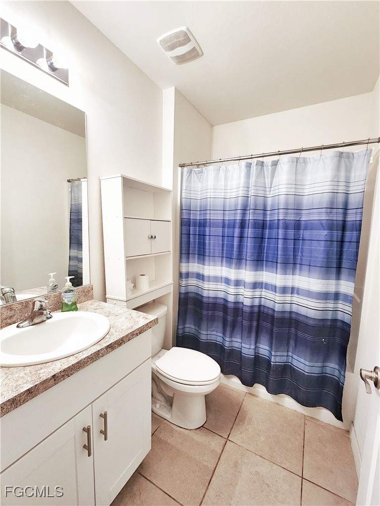3 bedroom SingleFamilyResidence at 8330 Tortoise Isle Ct, Town Lakes, Lehigh Acres — photo 5
