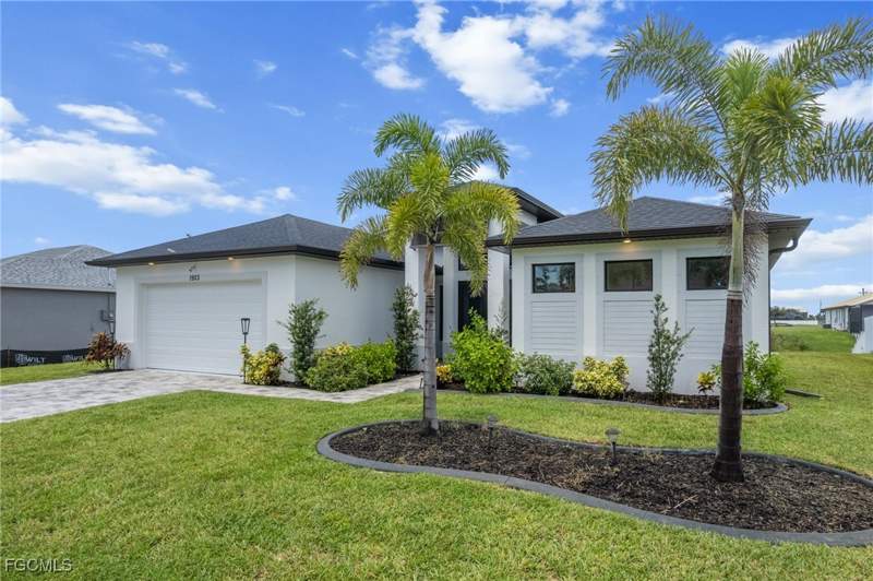 3 bedroom SingleFamilyResidence at 1923 SW 8th Ct, Cape Coral, Cape Coral — photo 2