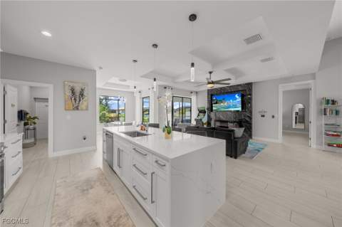 1923 SW 8th Ct, Cape Coral FL - photo 7 of 38
