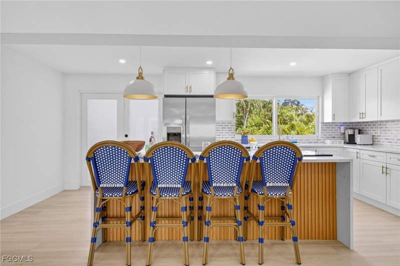 4 bedroom SingleFamilyResidence at 1377 Sand Castle Rd, The Dunes Sanibel Island, Sanibel — photo 3
