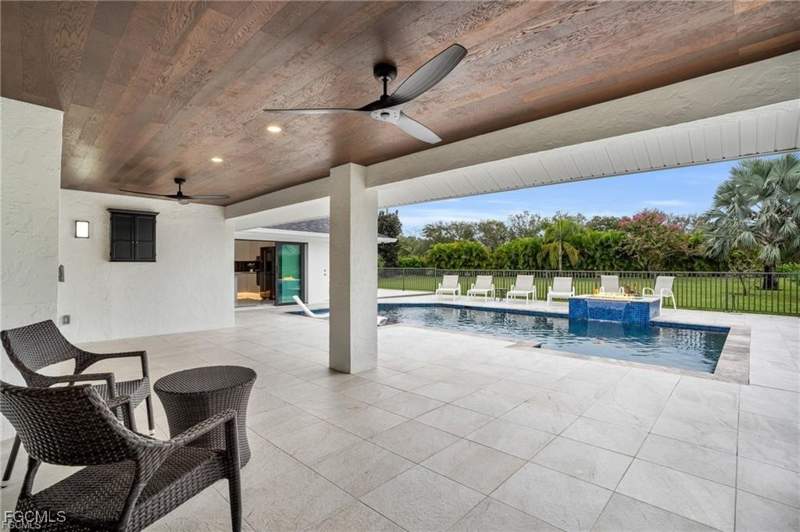 4 bedroom SingleFamilyResidence at 1919 Countess Ct, Imperial Golf Estates, Naples — photo 2