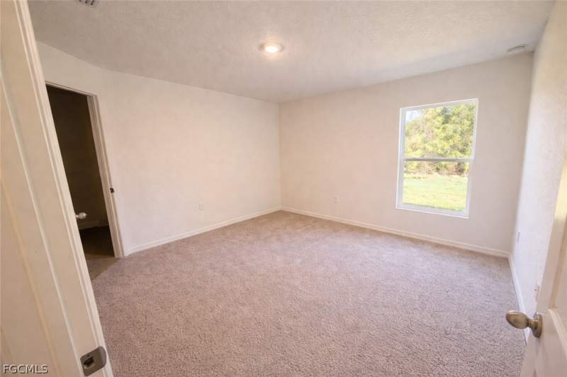3 bedroom SingleFamilyResidence at 2625 NE 7th Pl, Cape Coral, Cape Coral — photo 4